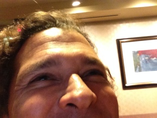 Mi intento fallido de selfie con Carlos Vives.